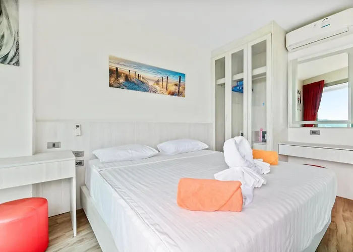 Oceana Sea View Apartments - Kamala Beach